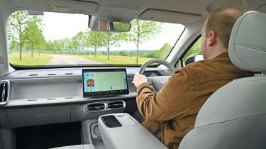 Leapmotor B10 - driving
