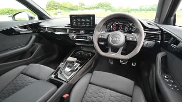 Audi RS 4 Competition - dash
