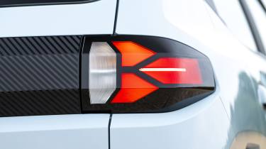 Dacia Spring Extreme - rear lights