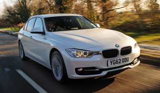 BMW 320i xDrive front tracking