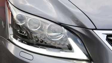 Lexus LS 600h L Premier headlight