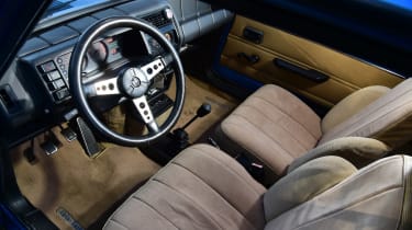 Renault 5 Alpine - interior