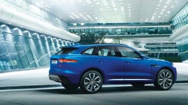 Jaguar F-Pace blue - side