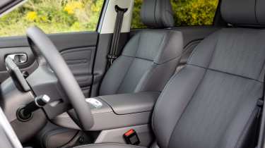 New Leapmotor B10 Hybrid EV - front seats 