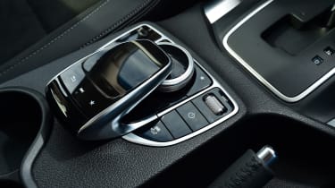Mercedes X-Class - controls