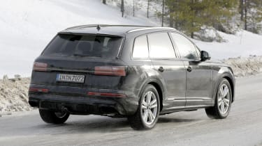 Audi Q7 facelift (winter testing) - rear cornering