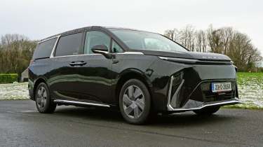 Maxus Mifa 9 - front static