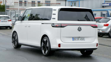 Volkswagen ID. Buzz GTX - rear tracking