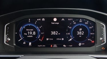 Volkswagen Passat GTE Estate - digital cockpit