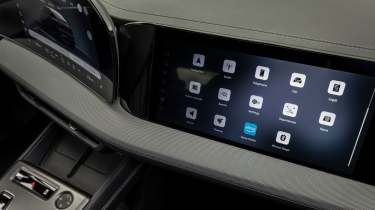 Audi Q4 e-tron Sportback - passenger screen