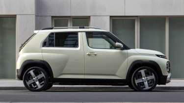 Hyundai Inster - side