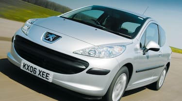 Front view of Peugeot 207 S
