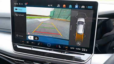 Volkswagen Golf - reversing camera