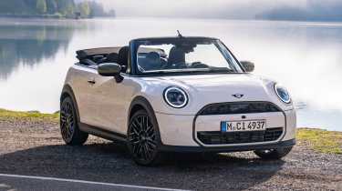 MINI Cooper Convertible S Paul Smith Edition - front 3/4