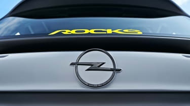 Opel Rocks-e - badge