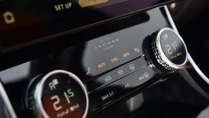 Jaguar XF facelift - interior detail