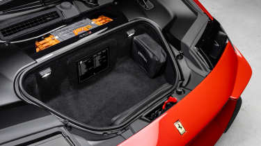 Ferrari 849 Testatrossa - storage
