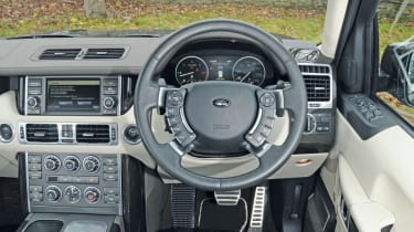 Range Rover MkIII interior