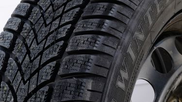 Winter tyres online test 2013 Dunlop