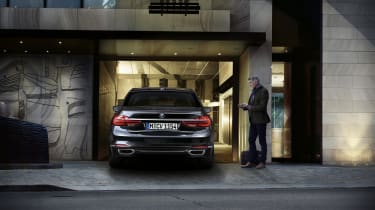 New 2015 BMW 7-Series garage park