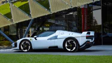 Ferrari SC40 - 