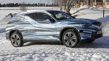 New Mercedes GLC Electric - front tracking 