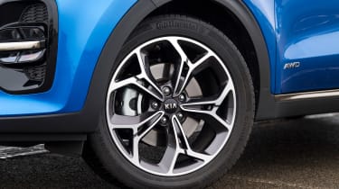 kia sportage 48v hybrid alloy wheel