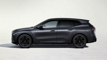 BMW iX M70 xDrive - side