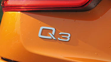Audi Q3 2.0 TDI SE quattro badge