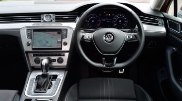 Volkswagen Passat Alltrack - driver interior