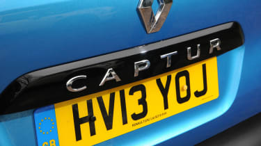 Renault Captur automatic 2014 badge and plate
