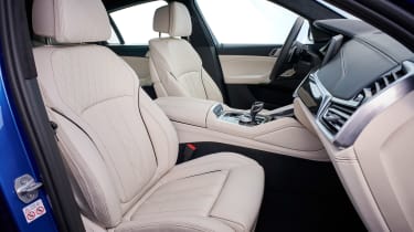 BMW X6 - front seats