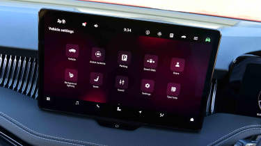 Skoda Superb hatch - infotainment main menu