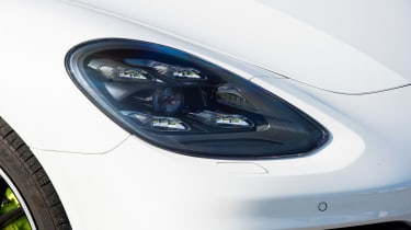 Porsche Panamera 4 E-Hybrid - front light