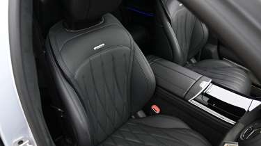 Mercedes AMG S63 e Performance - front seats 