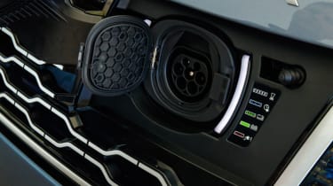 New Range Rover PHEV 2017 review - charing plug