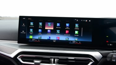 Used BMW i4 - screen