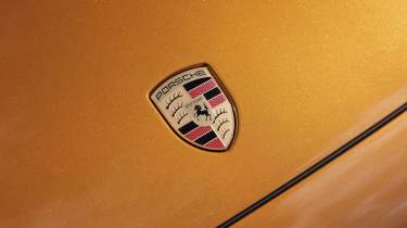 Porsche Cayenne Electric - Porsche badge
