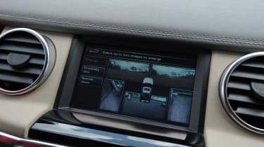 Land Rover Discovery screen