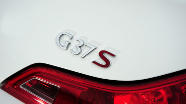 Infiniti G37 Coupe badge