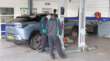 Peugeot E-3008 GT - long termer repair