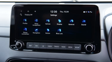 Hyundai Kona Hybrid - infotainment system