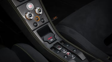 McLaren 675LT Spider 2016 - centre console