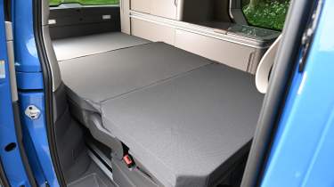 Volkswagen California eHybrid - bed