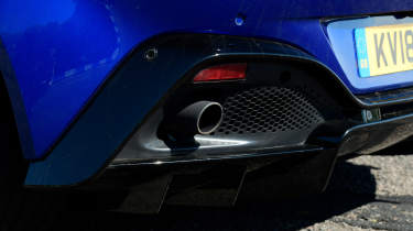 Aston Martin Vantage Mk2 - exhaust