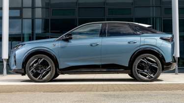 New Peugeot E3008 GT Premium - side profile
