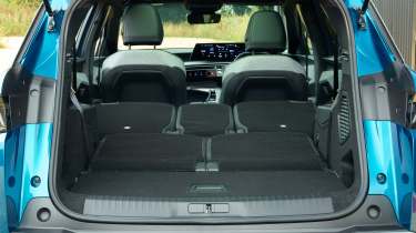 Peugeot E-5008 - boot seats down