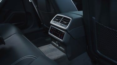 Audi A6 Avant - rear interior