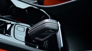 Volvo XC40 - gear lever