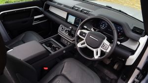 Land Rover Defender 90 D250 - cabin